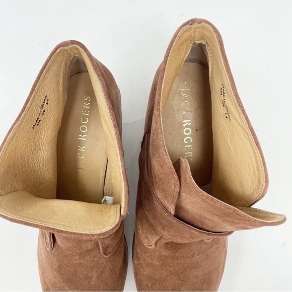 JACK ROGERS Women’s Brown Suede IZZIE Booties 3” Wedge Heel Buckle Slip On Sz 9 - Picture 4 of 8